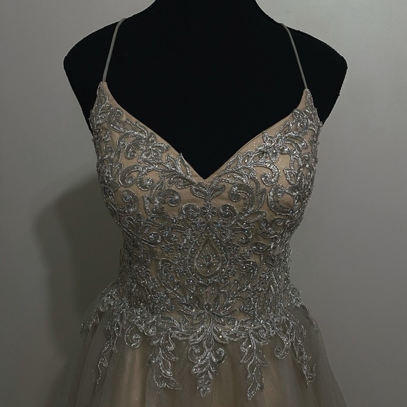 PROM DRESS - Picture 1 of 2